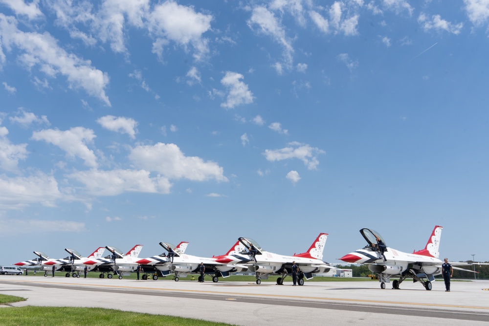 USAFADS perform at the Toledo Air Show 2025