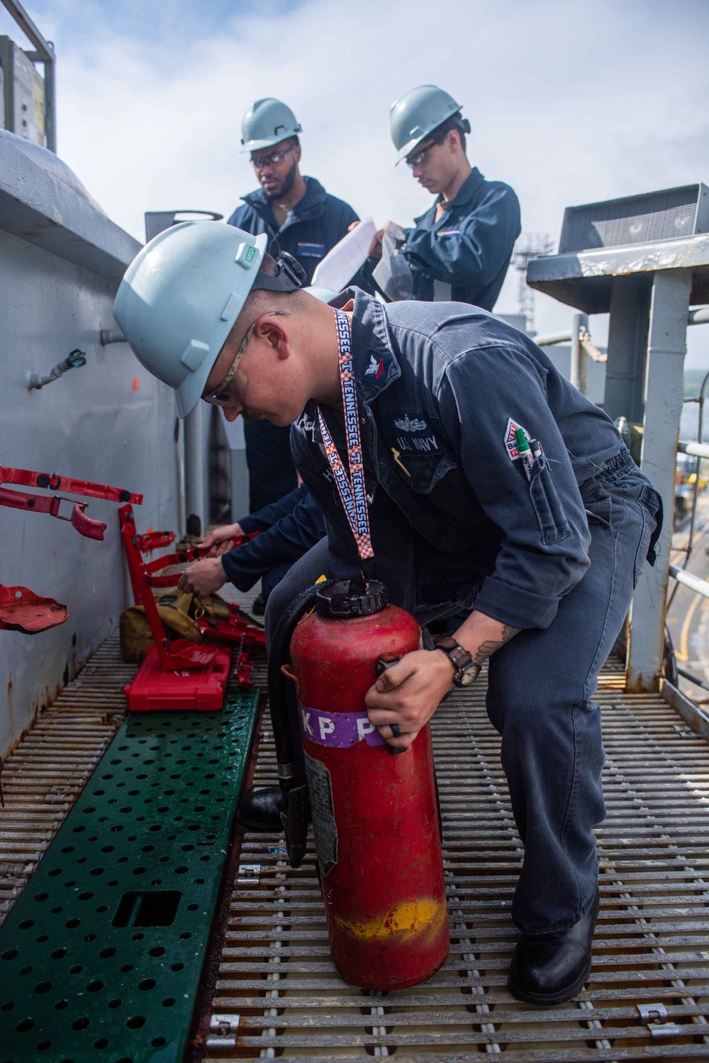 USS Ronald Reagan (CVN 76) Sailors conduct maintenance