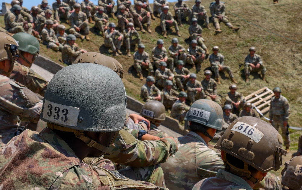 U.S. Soldiers Attend Air Assault School in Romania