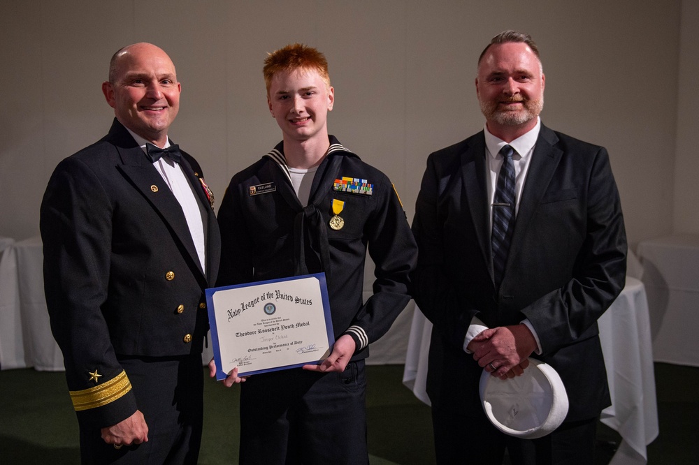 Rear Adm. Nash Attends Armed Forces Day Gala in Bremerton