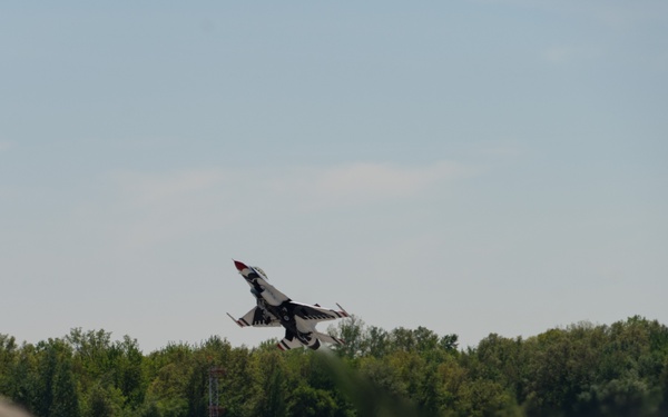 USAFADS perform at the Toledo Air Show 2025