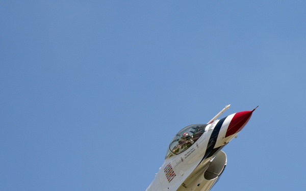 USAFADS perform at the Toledo Air Show 2025