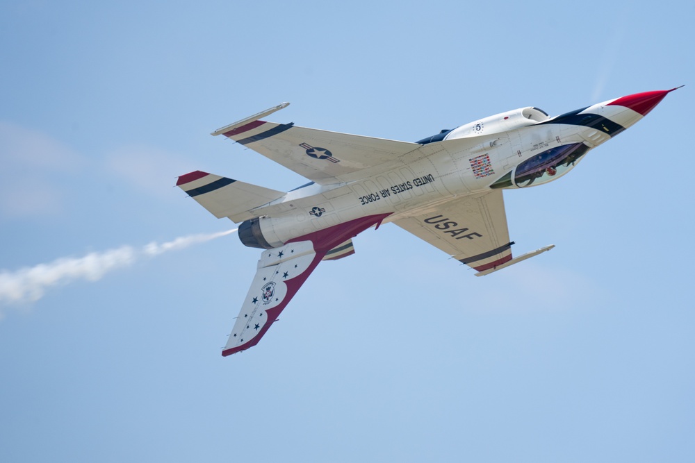 USAFADS perform at the Toledo Air Show 2025