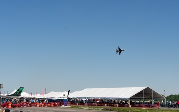 USAFADS perform at the Toledo Air Show 2025