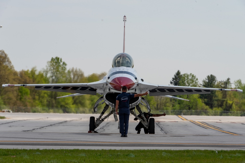 USAFADS perform at the Toledo Air Show 2025