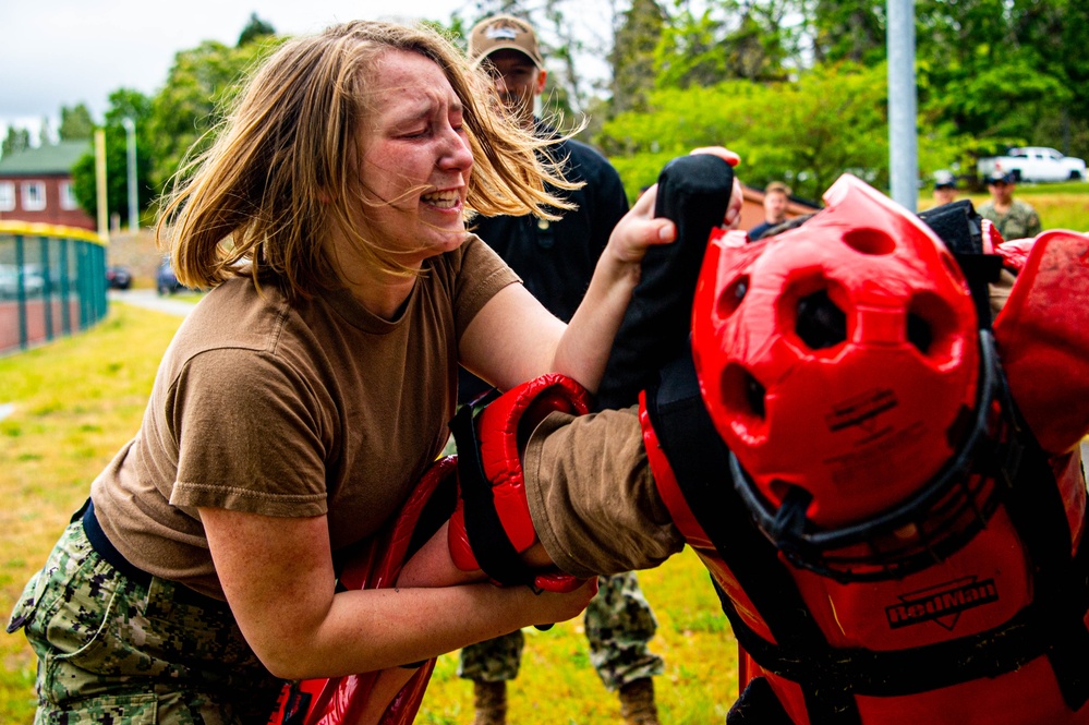 USS Ronald Reagan (CVN 76) holds security reaction force training exercise