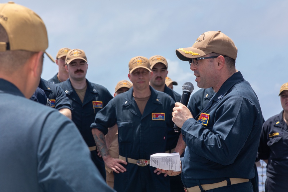USS Benfold (DDG 65) holds awards quarters