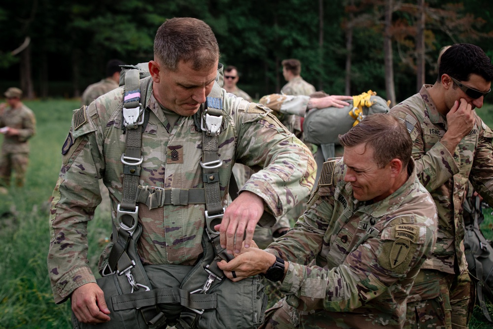 5TH RTB AIRBORNE JUMP (Stringer DZ)
