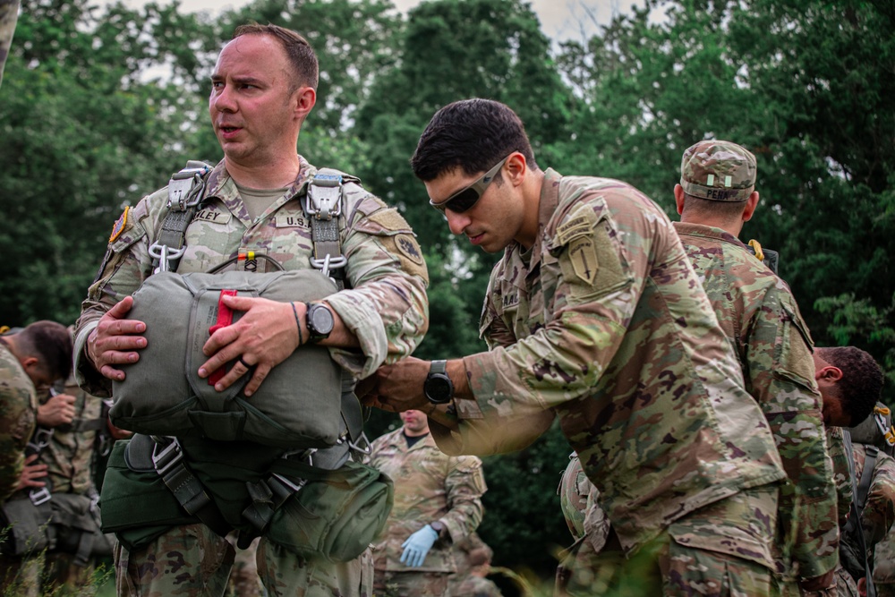 5TH RTB AIRBORNE JUMP (Stringer DZ)