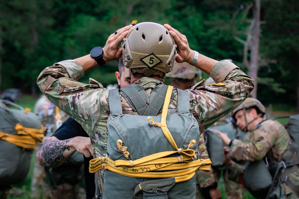 5TH RTB AIRBORNE JUMP (Stringer DZ)