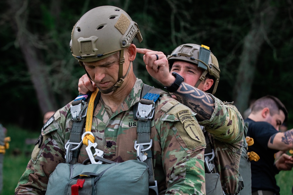 5TH RTB AIRBORNE JUMP (Stringer DZ)