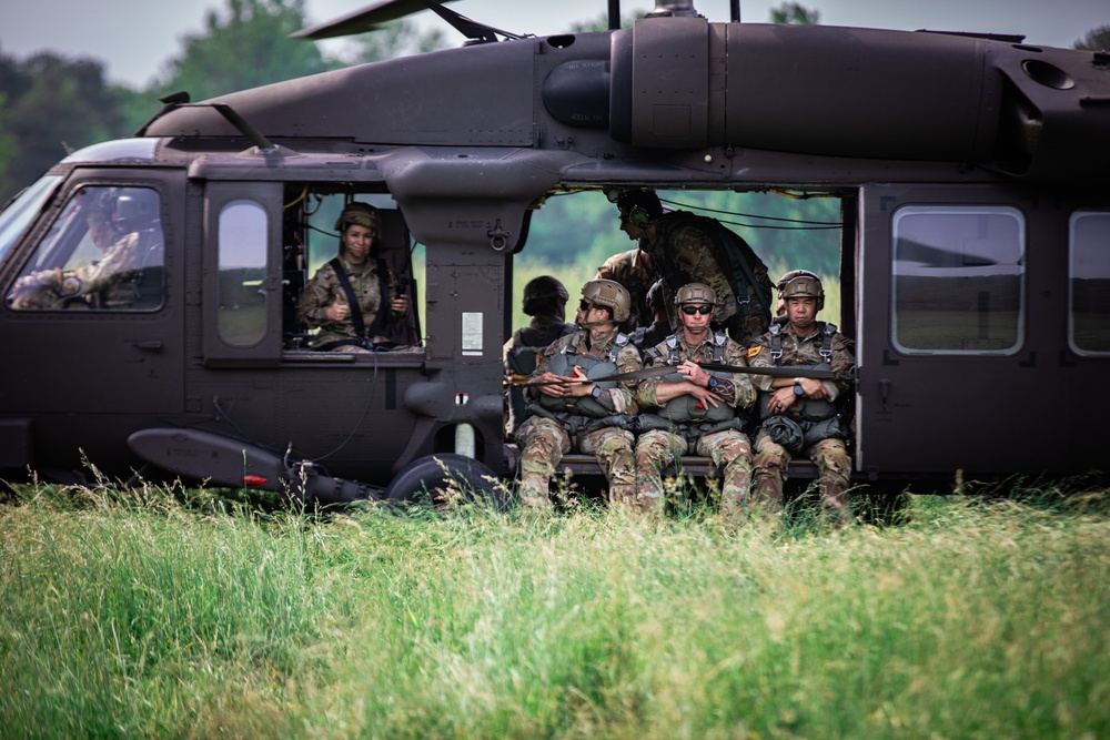 5TH RTB AIRBORNE JUMP (Stringer DZ)