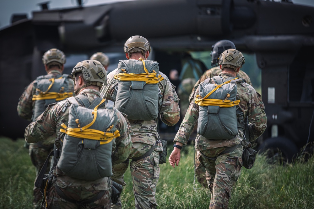 5TH RTB AIRBORNE JUMP (Stringer DZ)