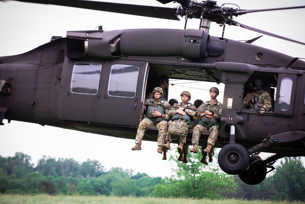 5TH RTB AIRBORNE JUMP (Stringer DZ)