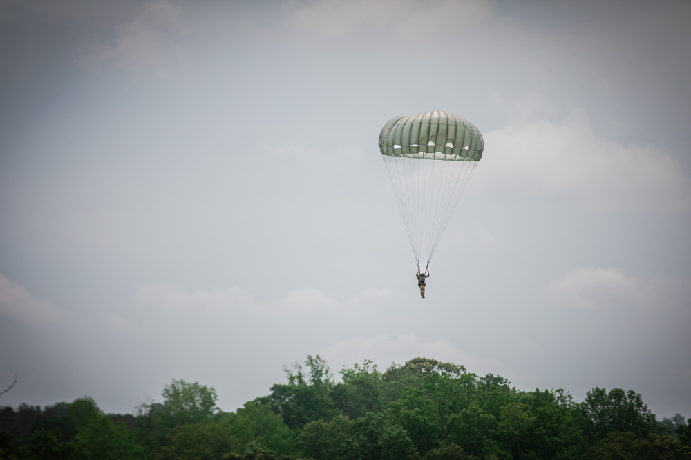 5TH RTB AIRBORNE JUMP (Stringer DZ)