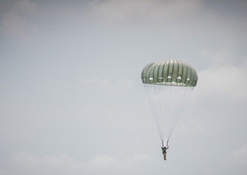 5TH RTB AIRBORNE JUMP (Stringer DZ)