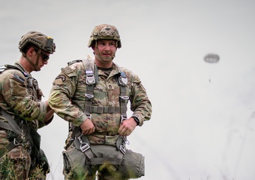 5TH RTB AIRBORNE JUMP (Stringer DZ)