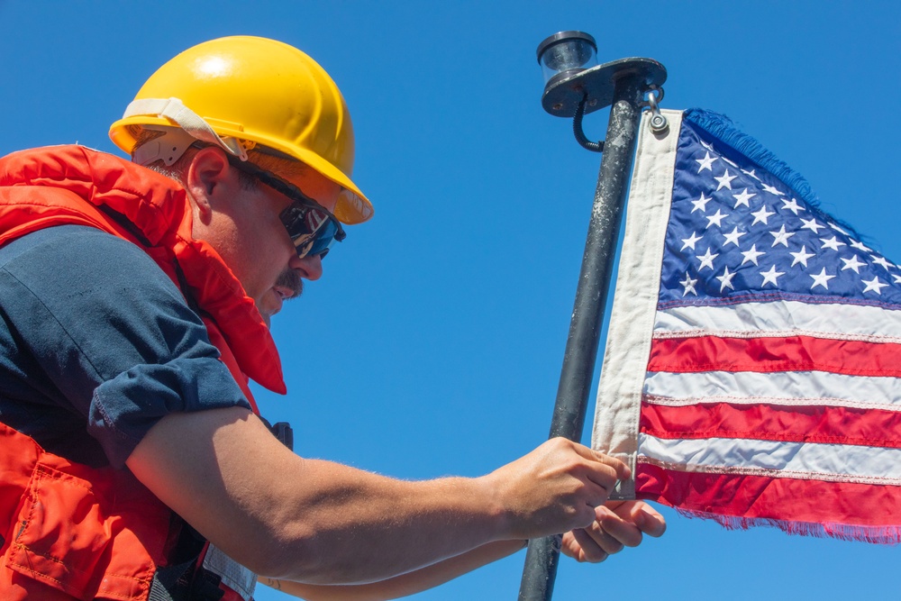 USS Benfold (DDG 65) holds awards quarters