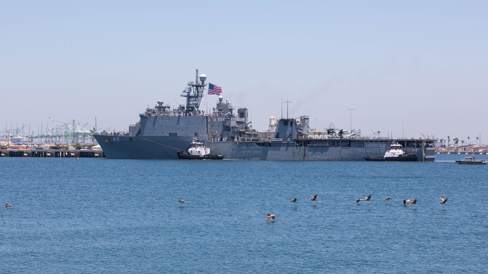 USS Harpers Ferry (LSD 49) arrives in Los Angeles for LA Fleet Week