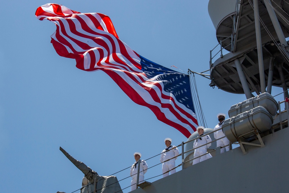 USS Harpers Ferry arrives in Los Angeles for LA Fleet Week