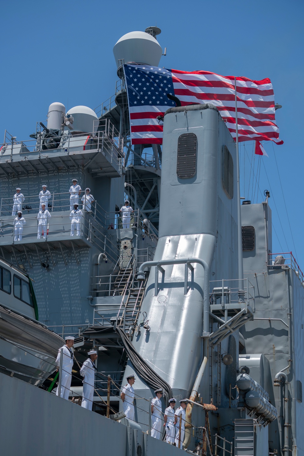 USS Harpers Ferry arrives in Los Angeles for LA Fleet Week