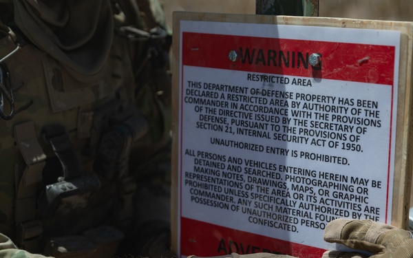 Engineers place New Mexico National Defense Area signs