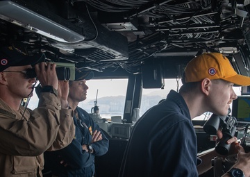 USS America (LHA 6) Conducts Sea and Anchor Detail
