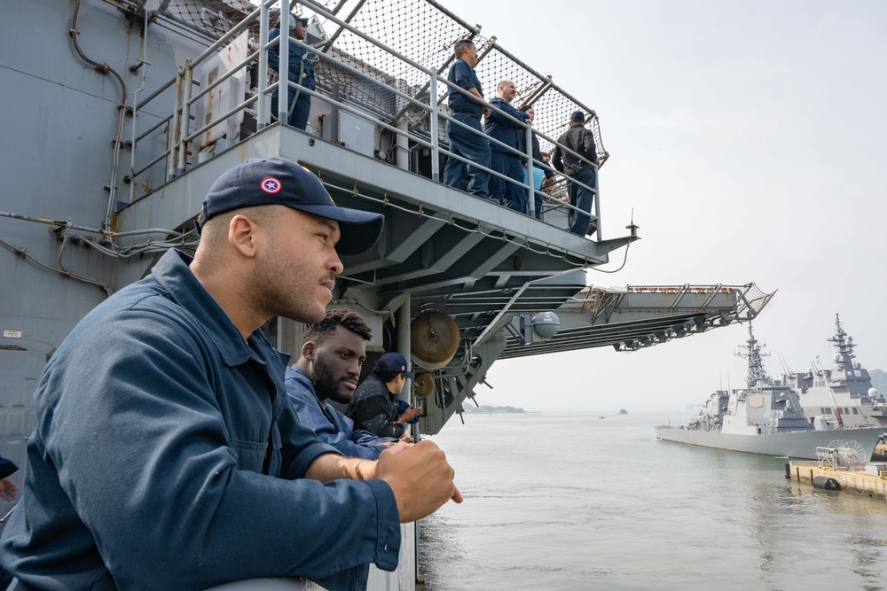 USS America (LHA 6) Conducts Sea and Anchor Detail