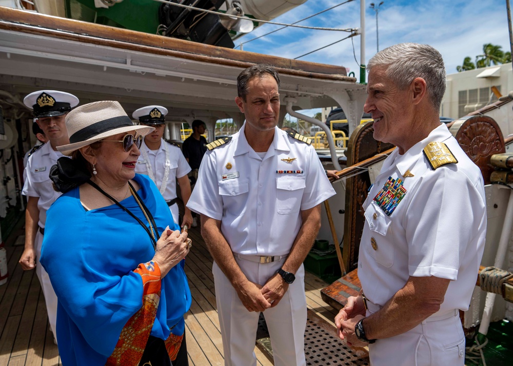 Adm. Steve Koehler, commander, U.S. Pacific Fleet, tours the Chilean Navy barquentine tall ship Esmeralda (BE-43)