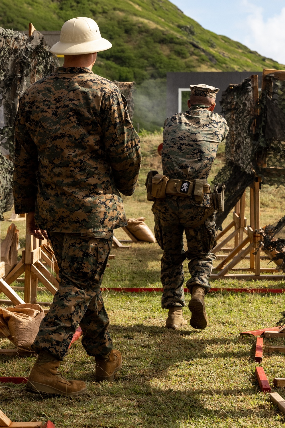 Suns Out, Guns Out: Marines compete in 3rd quarter shooting competition