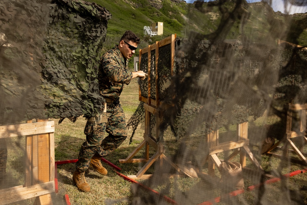 Suns Out, Guns Out: Marines compete in 3rd quarter shooting competition