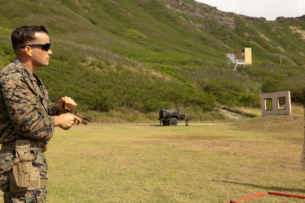 Suns Out, Guns Out: Marines compete in 3rd quarter shooting competition