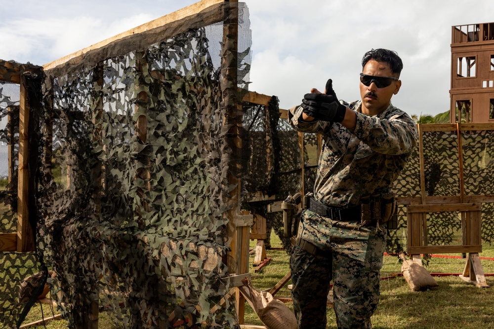 Suns Out, Guns Out: Marines compete in 3rd quarter shooting competition