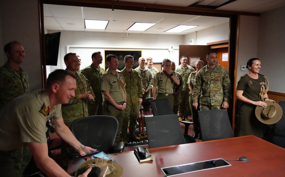 3MDTF Commander Honored by Australian Army Chief During Visit to Fort Shafter