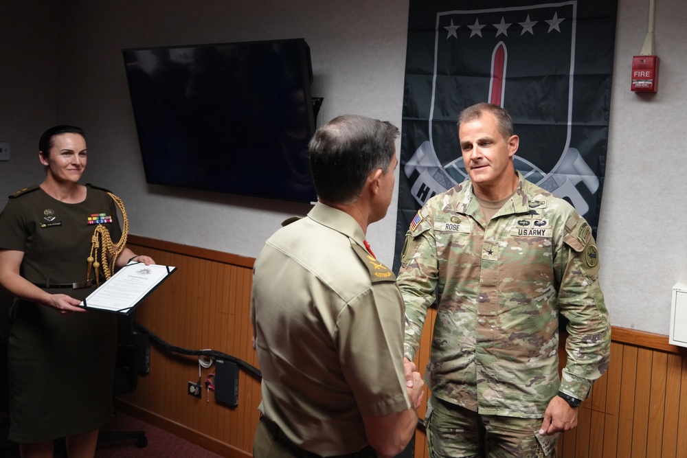 3MDTF Commander Honored by Australian Army Chief During Visit to Fort Shafter