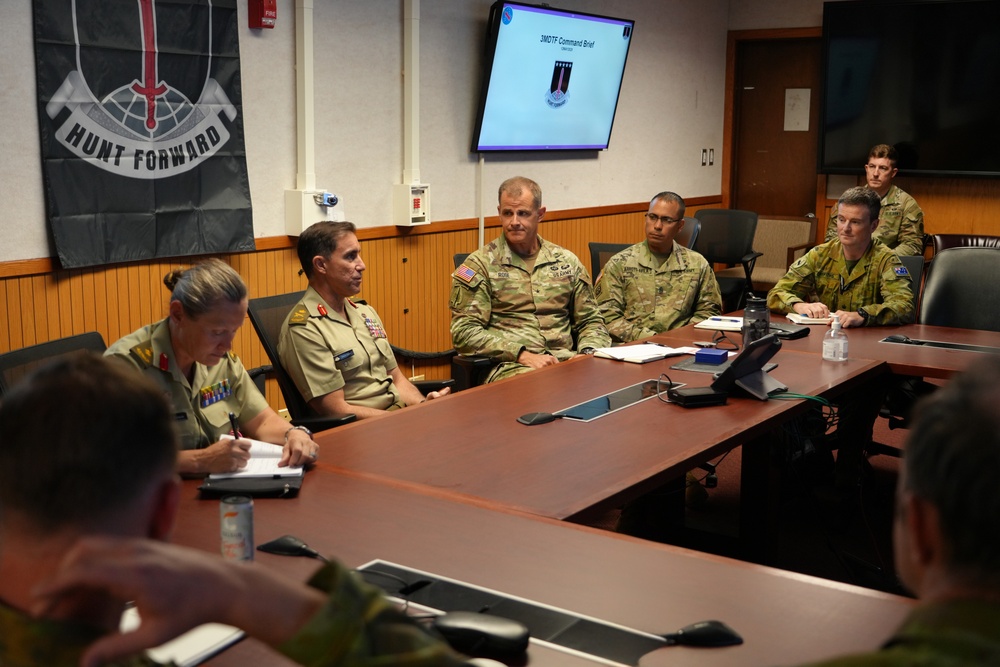 3MDTF Commander Honored by Australian Army Chief During Visit to Fort Shafter
