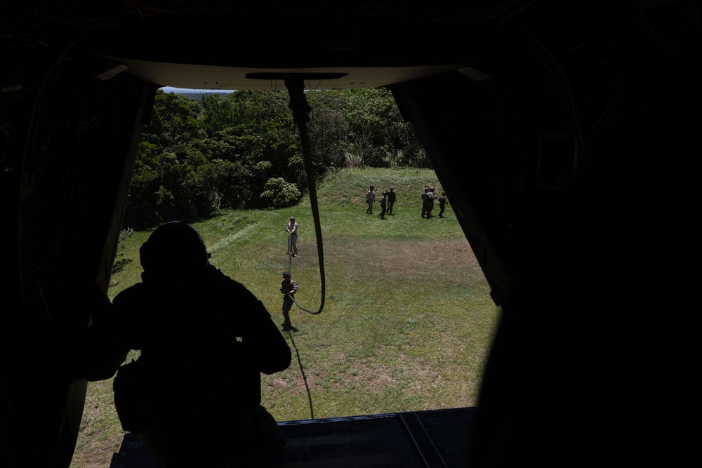 31st MEU Marines conduct Fast Rope Masters Sustainment Training