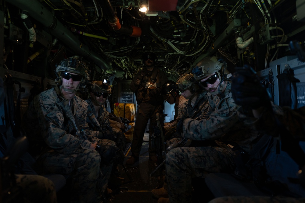 31st MEU Marines conduct Fast Rope Masters Sustainment Training