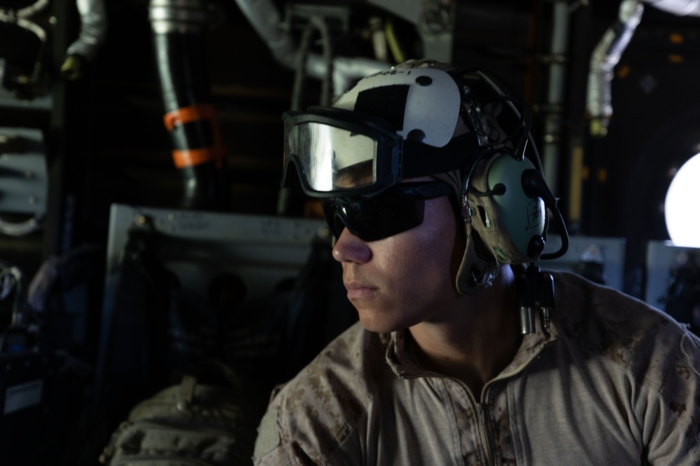 31st MEU Marines conduct Fast Rope Masters Sustainment Training