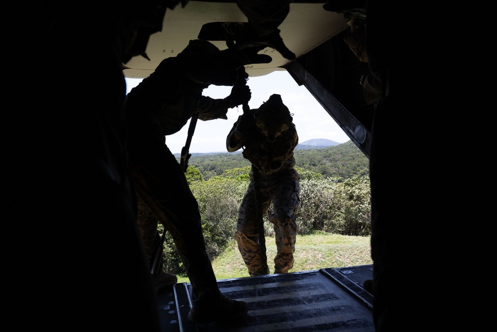 31st MEU Marines conduct Fast Rope Masters Sustainment Training