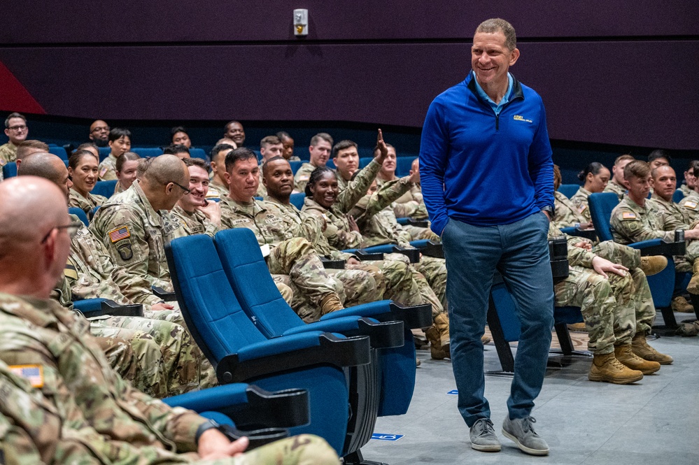 Former SMA Grinston visits Humphreys