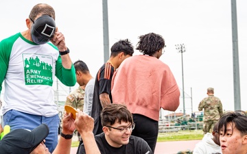 Former SMA Grinston visits Humphreys