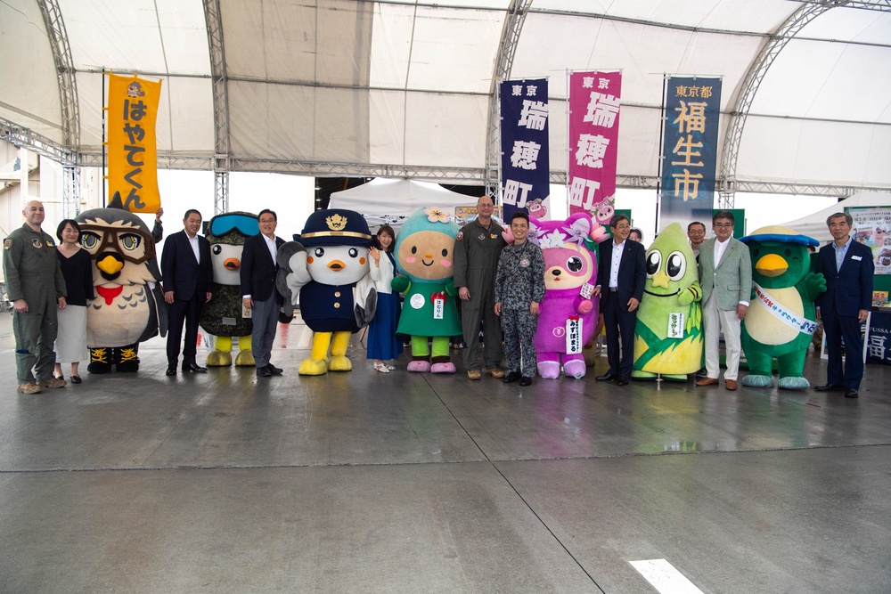 374 AW welcomes distinguished guests at Japanese-American Friendship Festival 2025