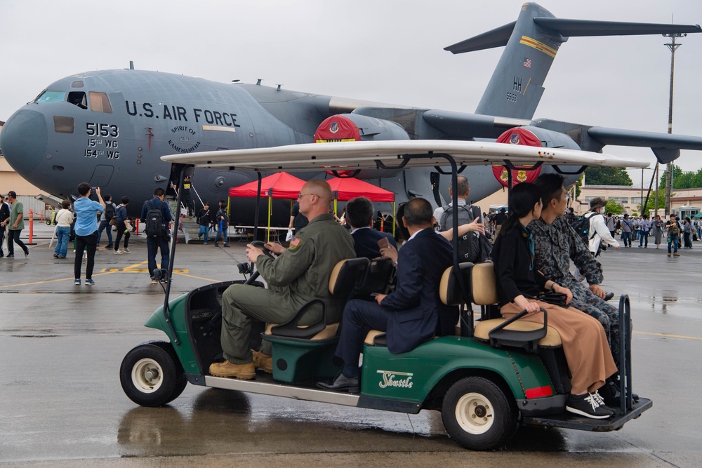 374 AW welcomes distinguished guests at Japanese-American Friendship Festival 2025