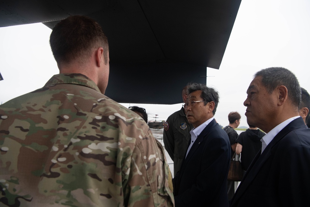 374 AW welcomes distinguished guests at Japanese-American Friendship Festival 2025