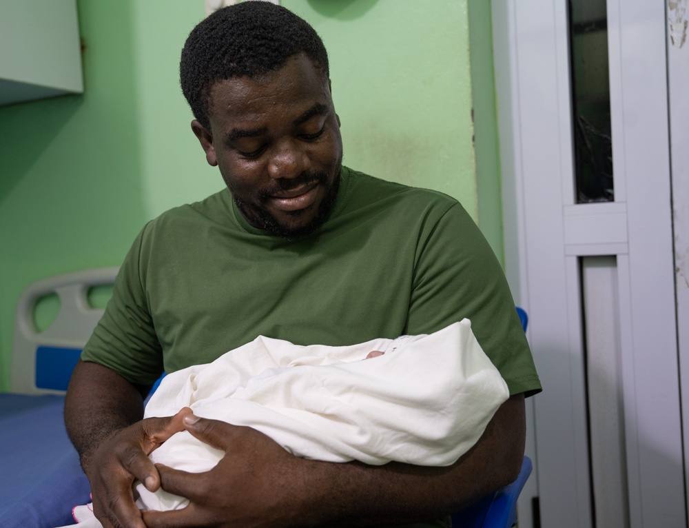 US, Ghana midwives team up in maternity ward at African Lion 2025