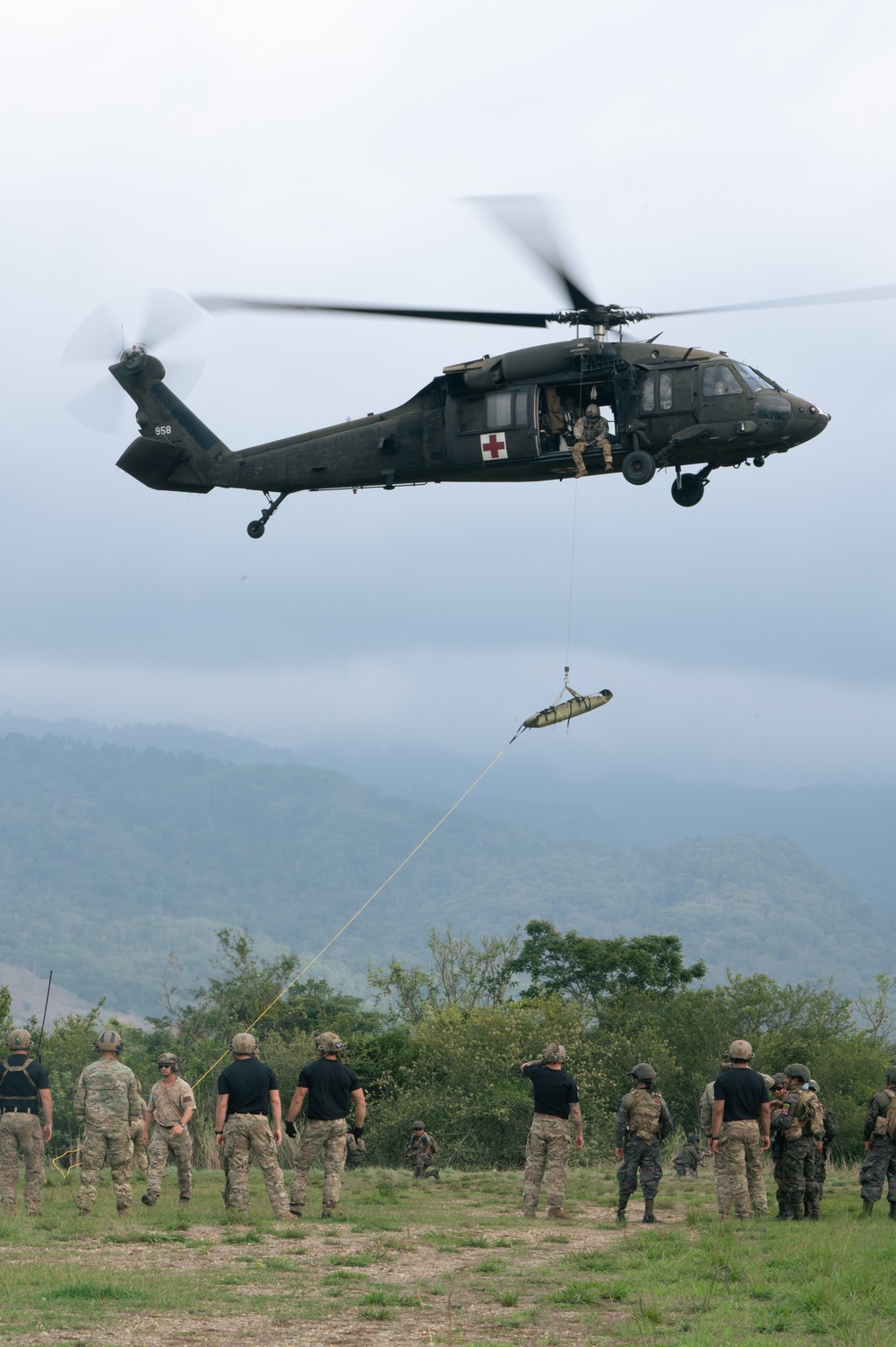 1-228 Aviation Regiment Soldiers lead hoist training during CENTAM Guardian 25