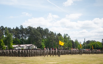 2CR Soldiers and families welcome the 36th regimental CSM
