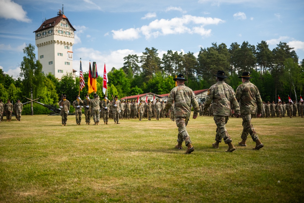 2CR Soldiers and families welcome the 36th regimental CSM