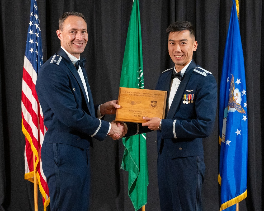 Graduating the Future of Flight: Class 25-09